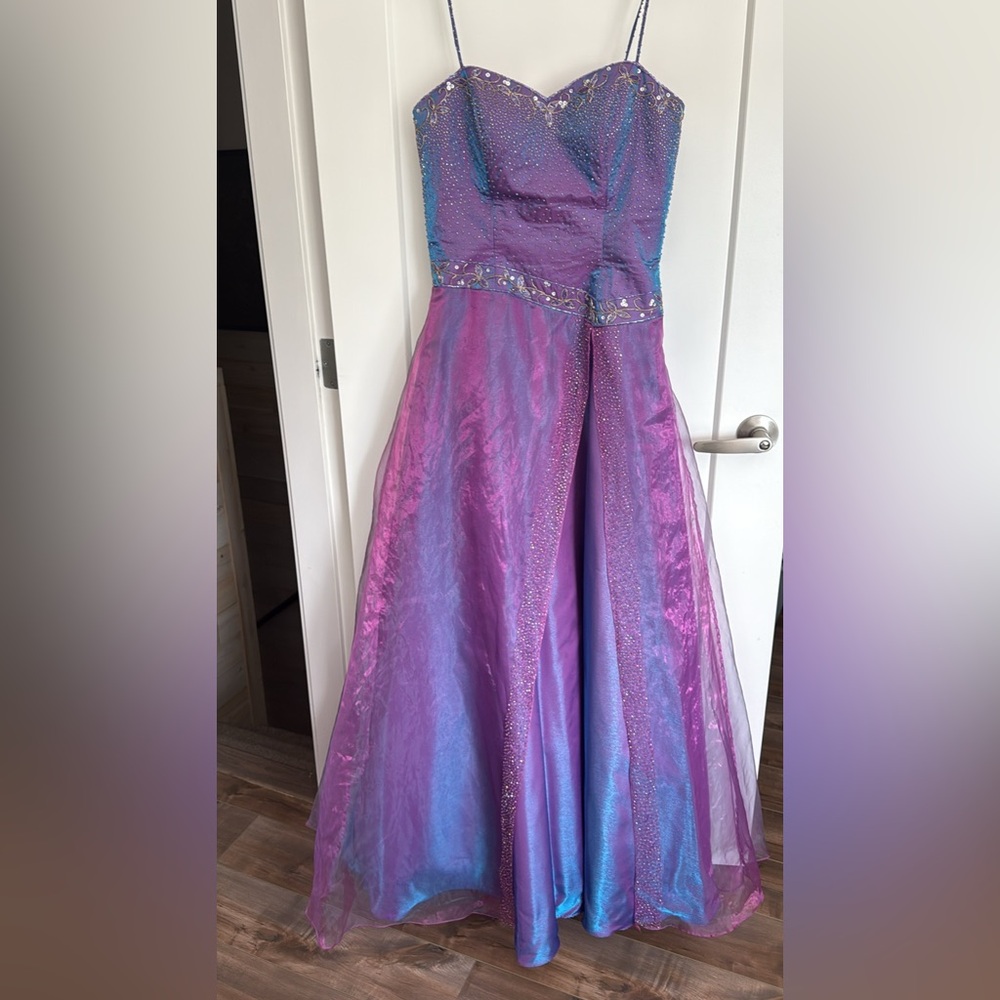 Y2K Stunning Purple and Blue Iridescent Prom Dress Bead Embellishments Size 12